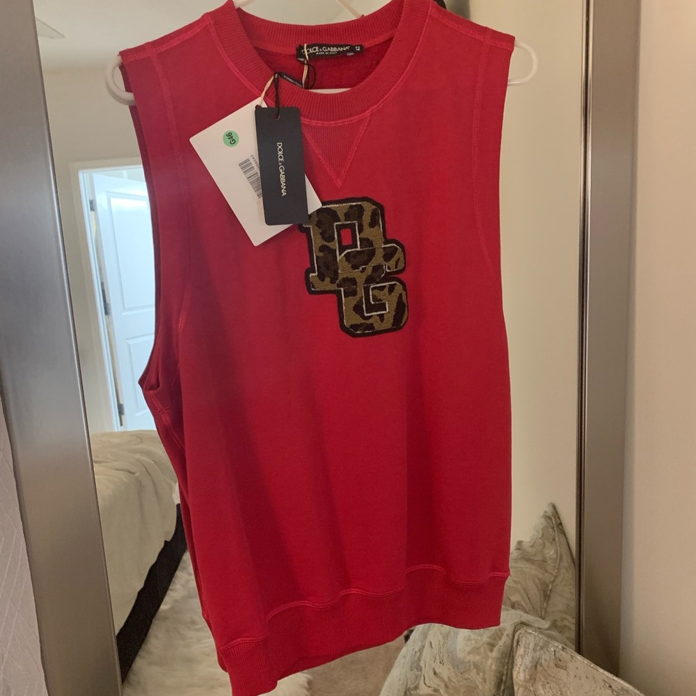 D&G sleeveless sweatshirt